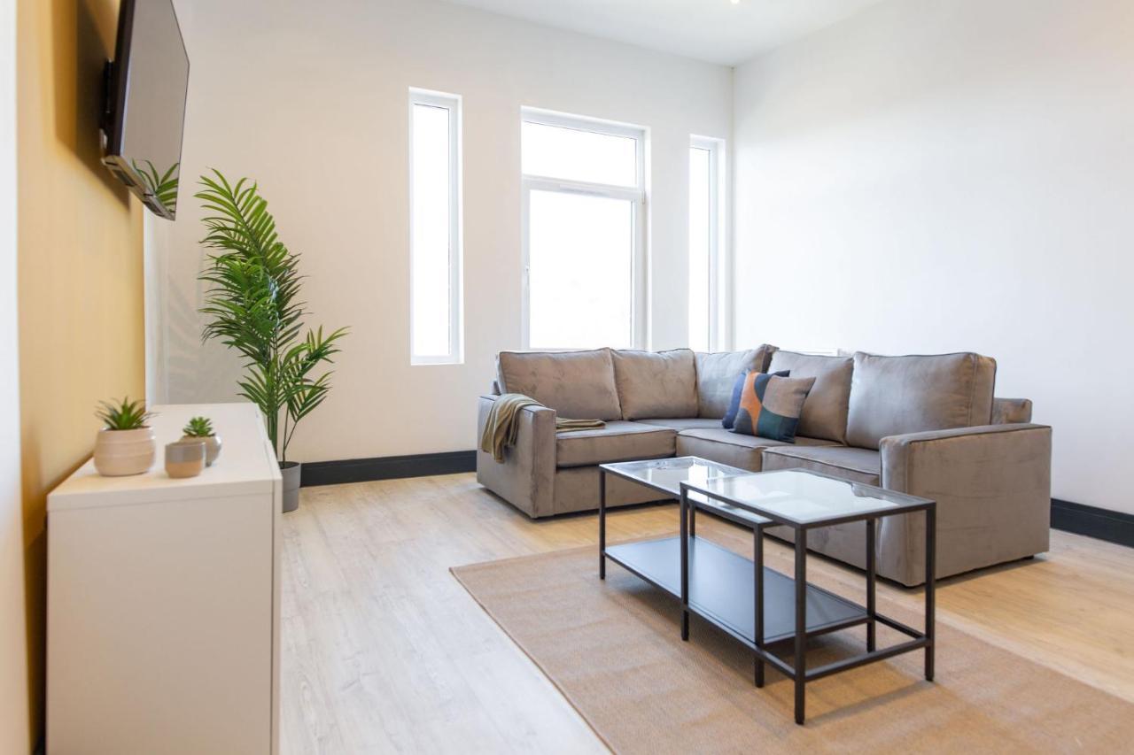 The Kingsway- 2 Bedroom Central Swansea Apartments By Stayright Εξωτερικό φωτογραφία