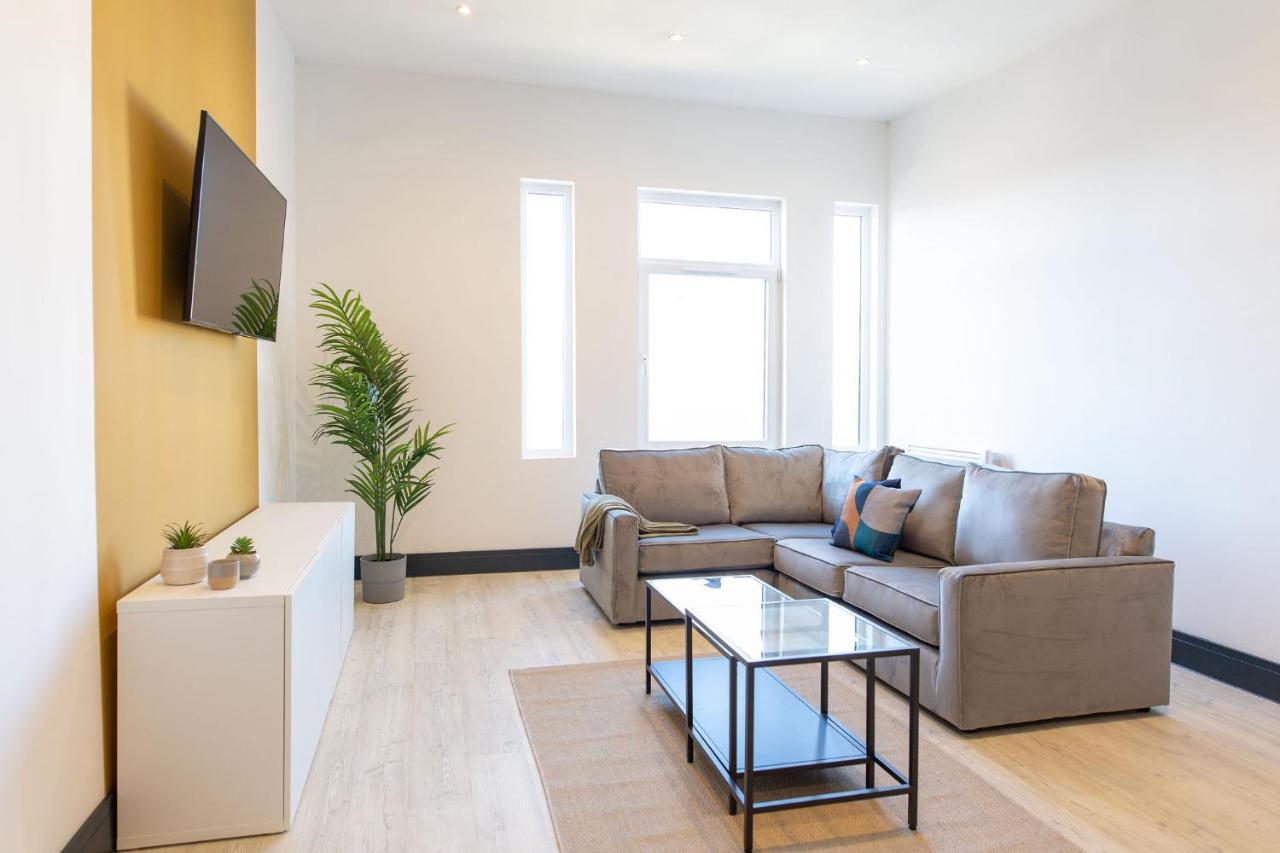 The Kingsway- 2 Bedroom Central Swansea Apartments By Stayright Εξωτερικό φωτογραφία