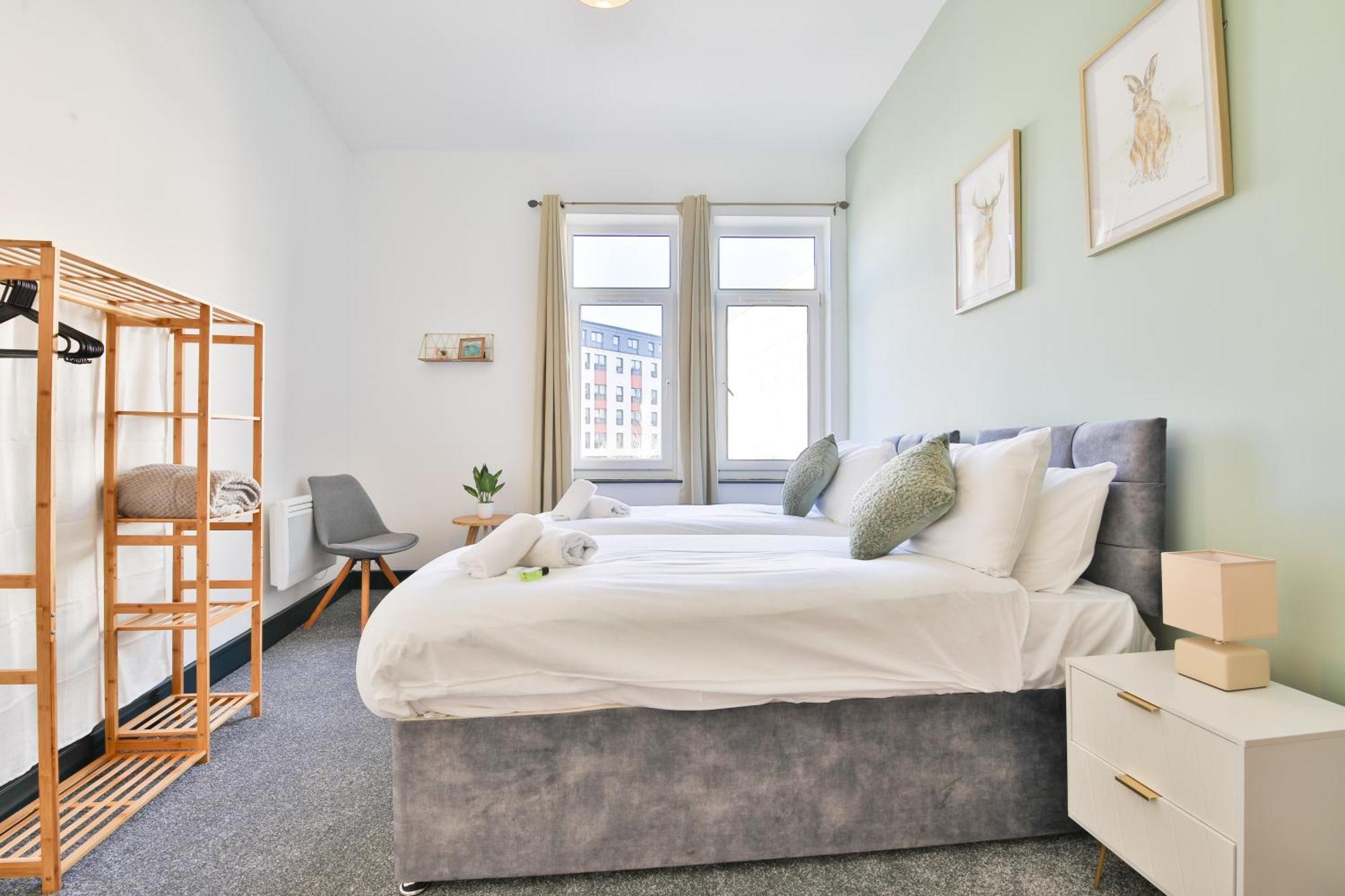 The Kingsway- 2 Bedroom Central Swansea Apartments By Stayright Εξωτερικό φωτογραφία