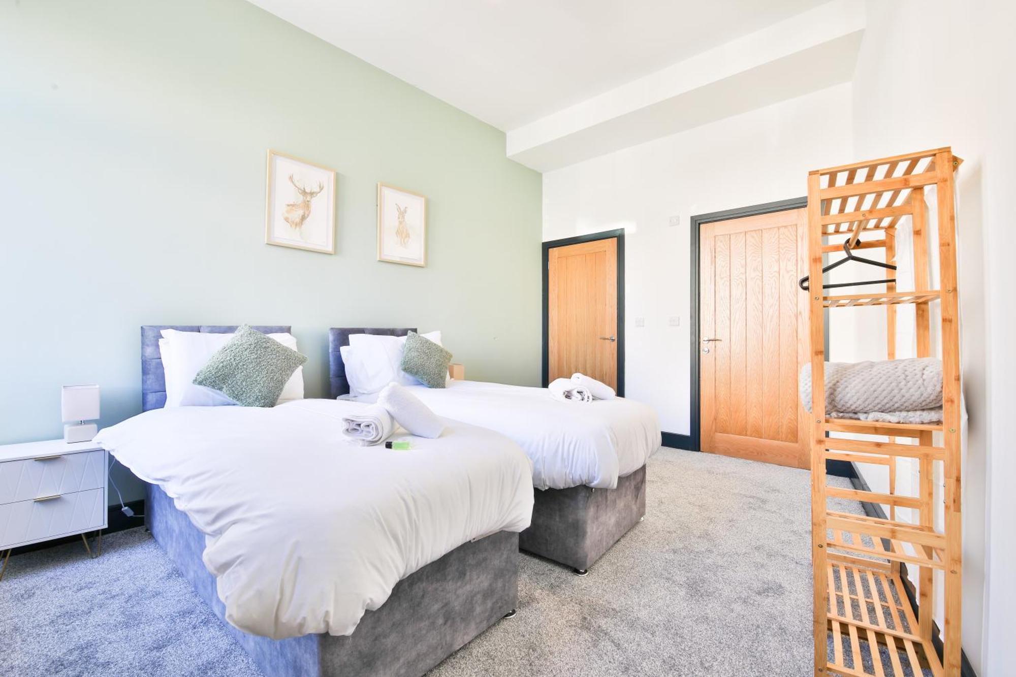 The Kingsway- 2 Bedroom Central Swansea Apartments By Stayright Εξωτερικό φωτογραφία