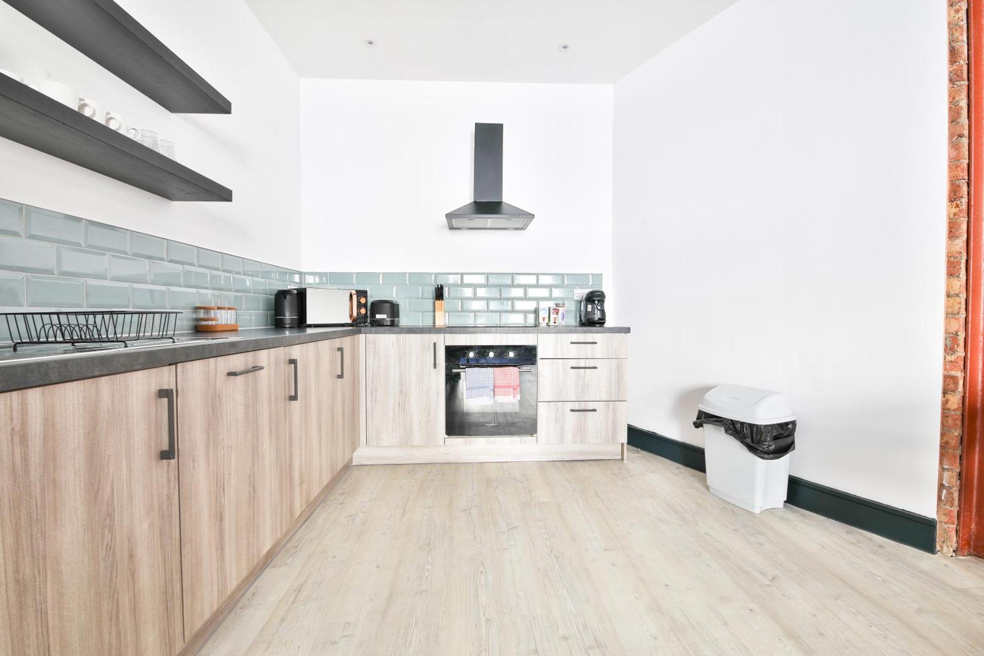 The Kingsway- 2 Bedroom Central Swansea Apartments By Stayright Εξωτερικό φωτογραφία