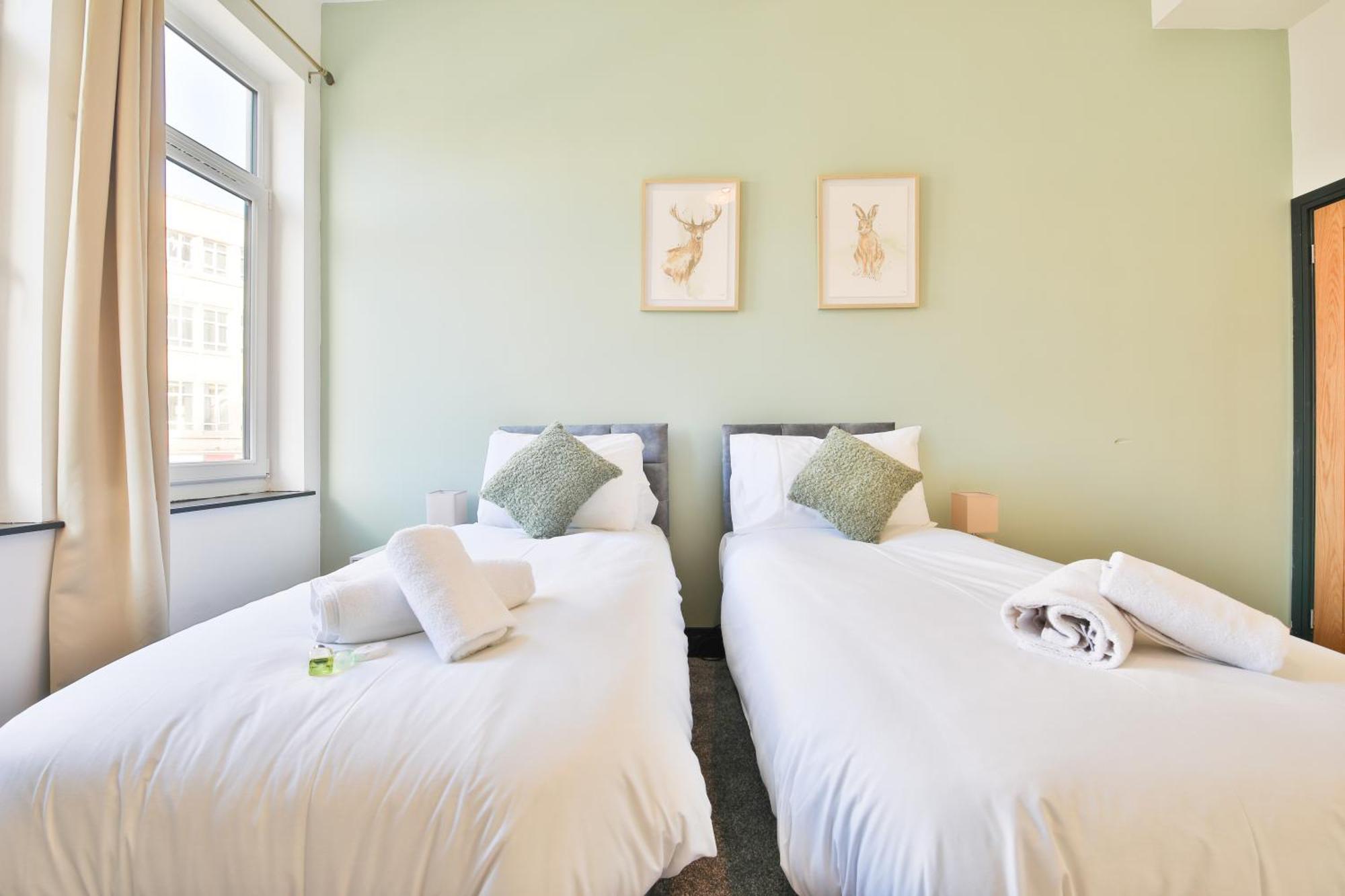 The Kingsway- 2 Bedroom Central Swansea Apartments By Stayright Εξωτερικό φωτογραφία