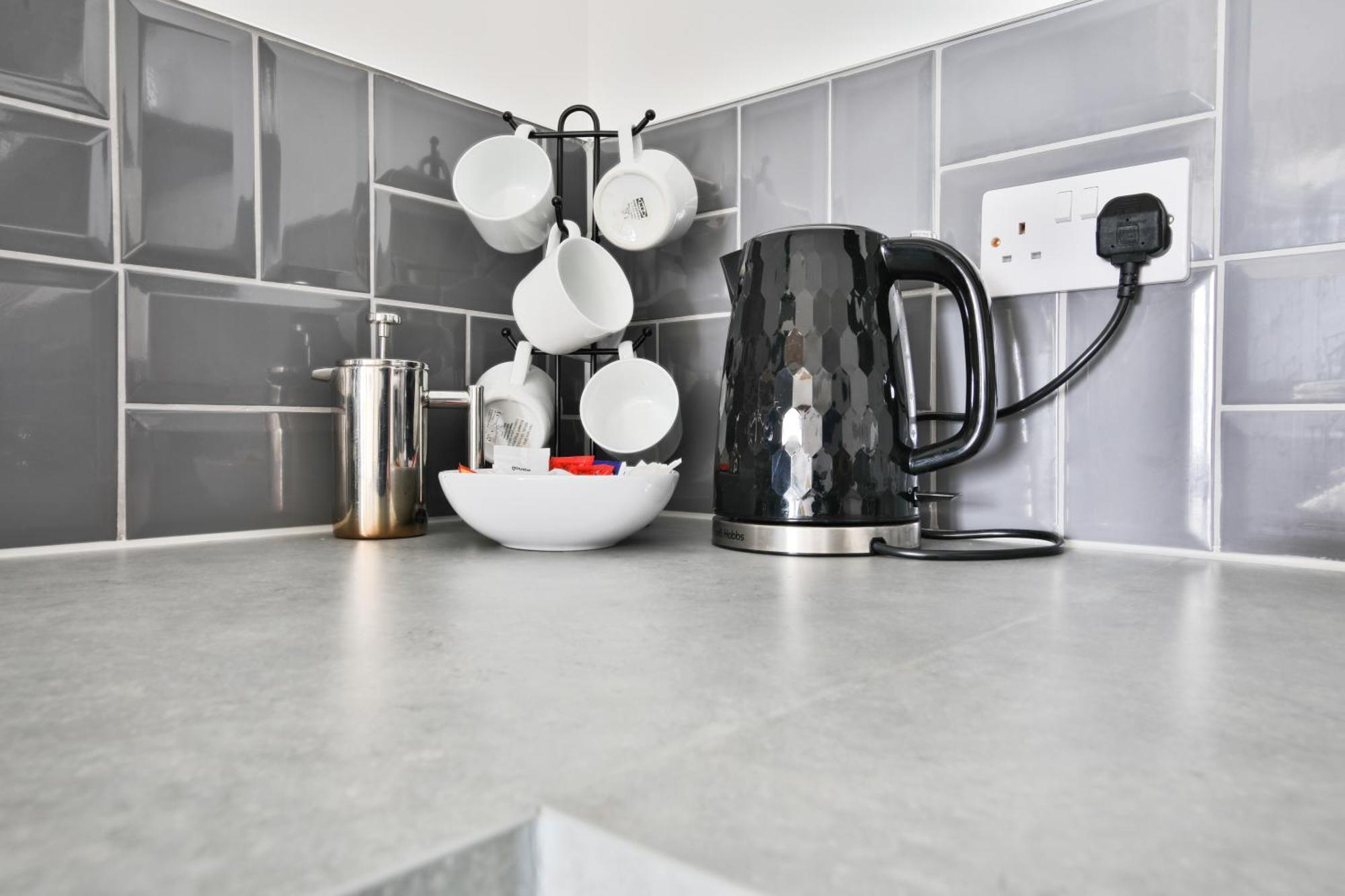 The Kingsway- 2 Bedroom Central Swansea Apartments By Stayright Εξωτερικό φωτογραφία