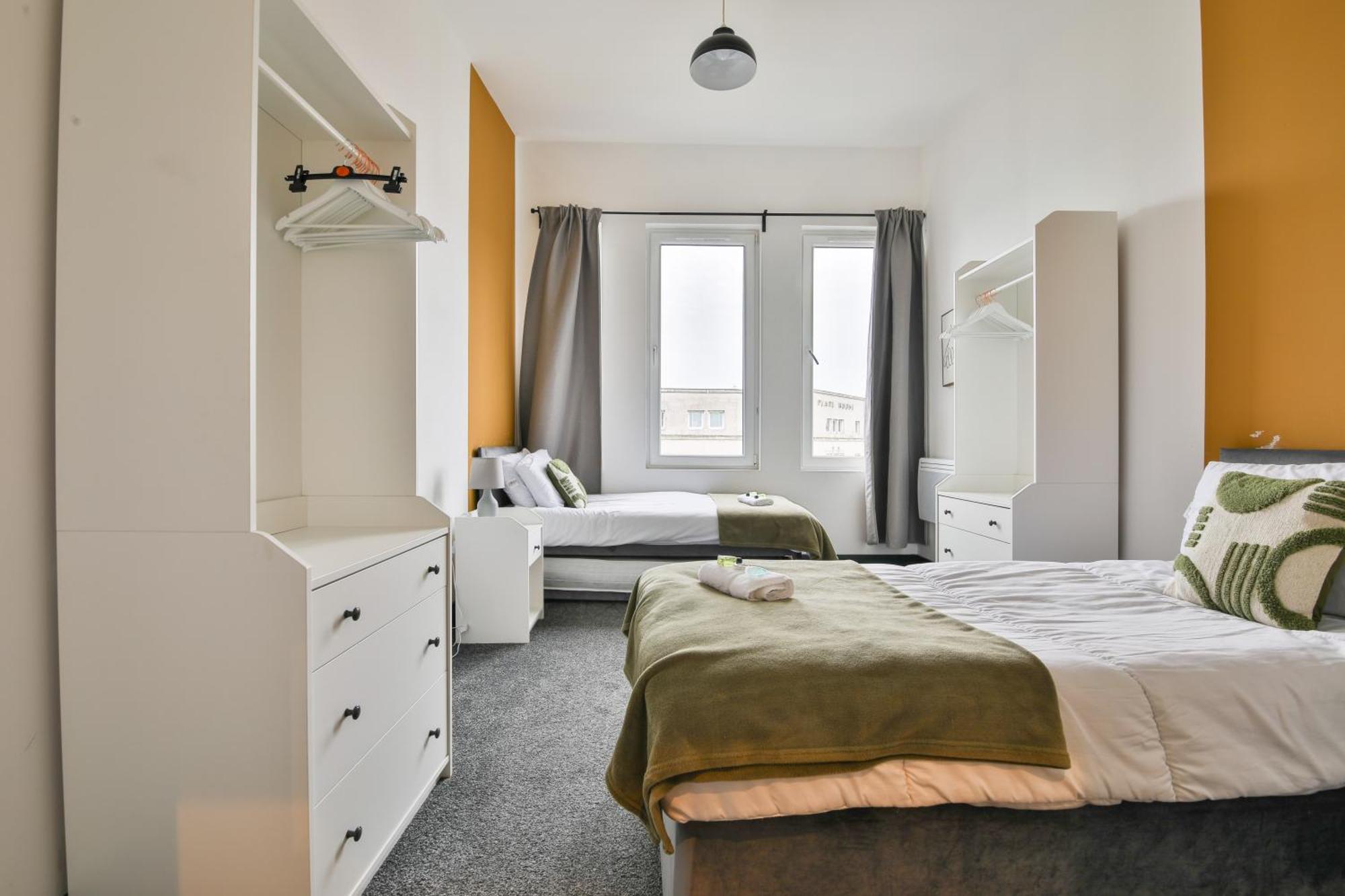 The Kingsway- 2 Bedroom Central Swansea Apartments By Stayright Εξωτερικό φωτογραφία
