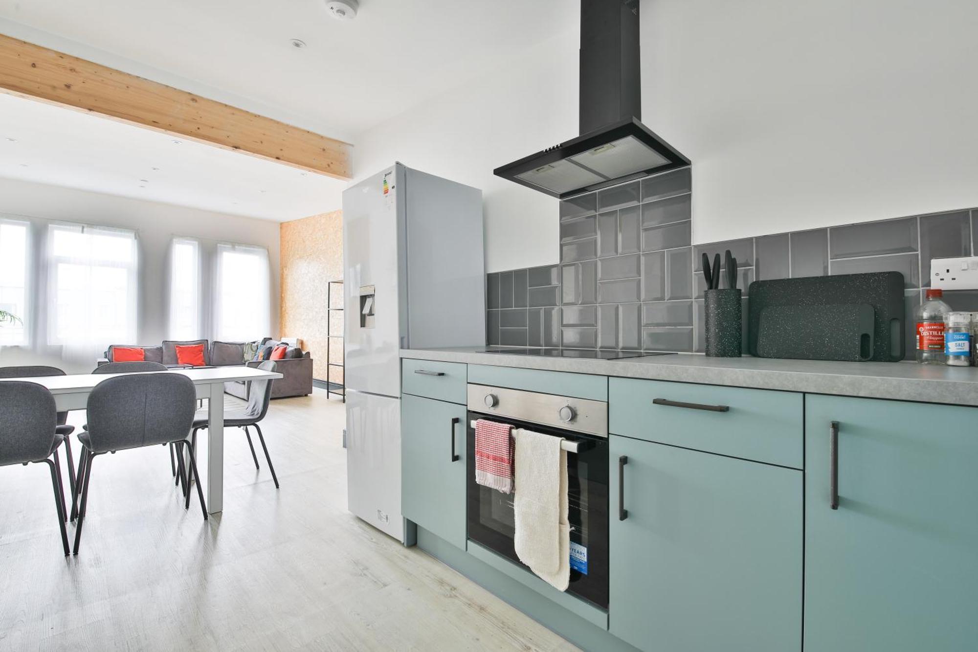 The Kingsway- 2 Bedroom Central Swansea Apartments By Stayright Εξωτερικό φωτογραφία