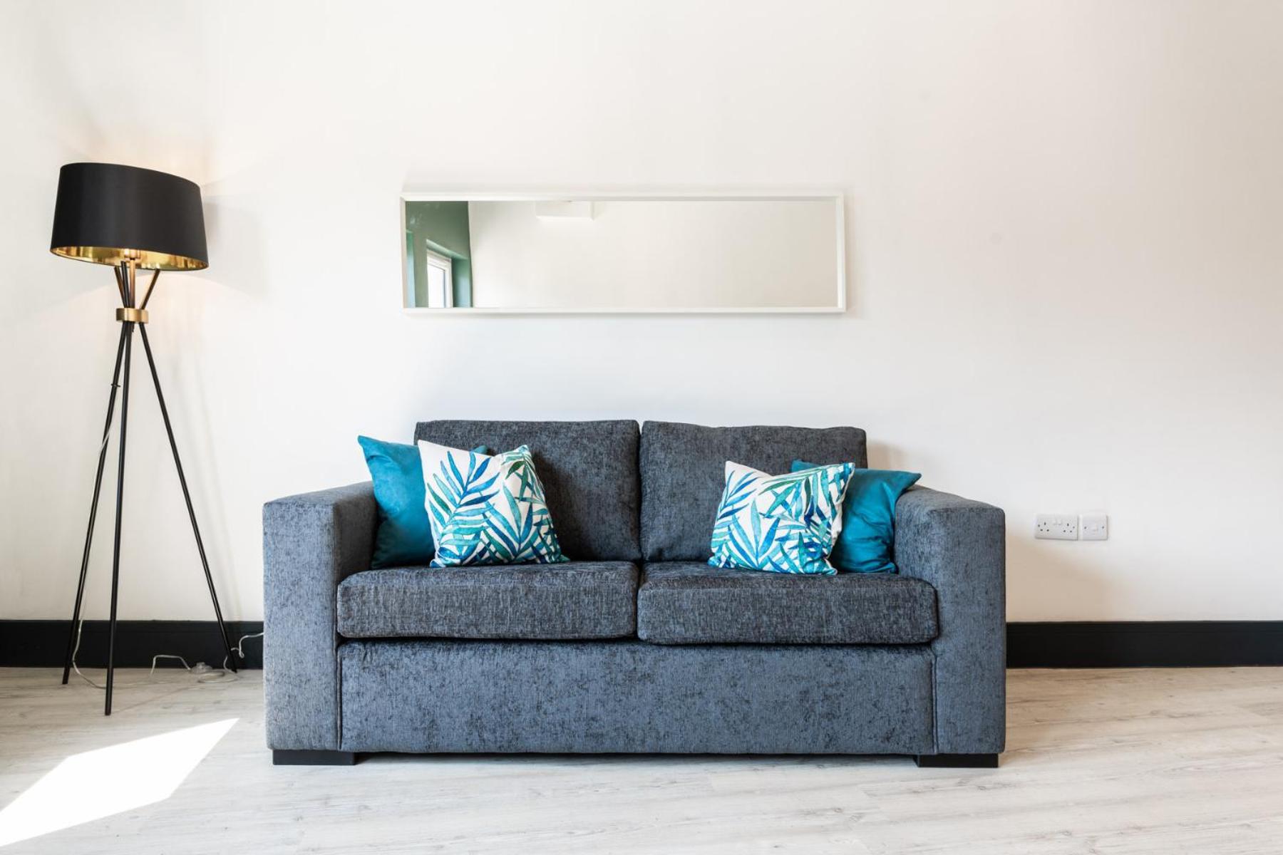 The Kingsway- 2 Bedroom Central Swansea Apartments By Stayright Εξωτερικό φωτογραφία