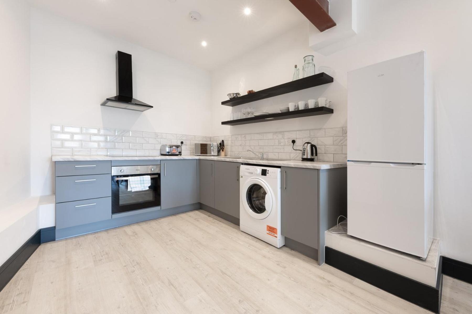 The Kingsway- 2 Bedroom Central Swansea Apartments By Stayright Εξωτερικό φωτογραφία
