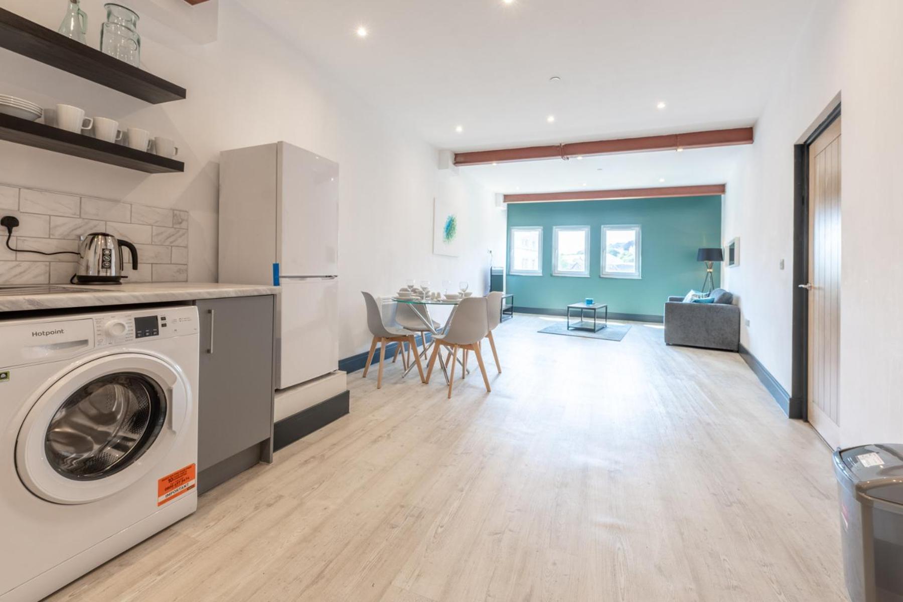 The Kingsway- 2 Bedroom Central Swansea Apartments By Stayright Εξωτερικό φωτογραφία