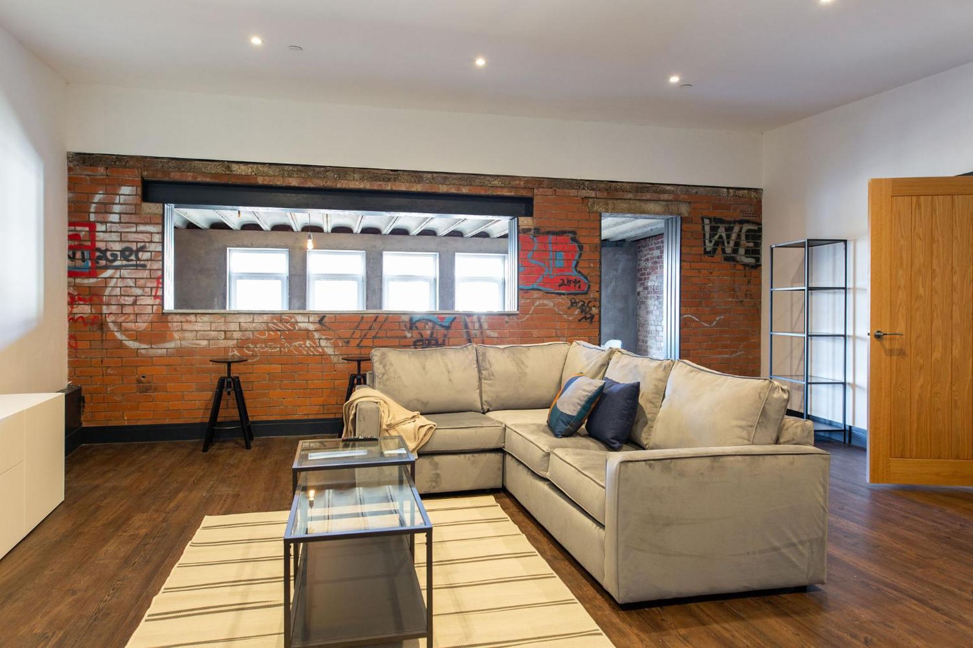 The Kingsway- 2 Bedroom Central Swansea Apartments By Stayright Εξωτερικό φωτογραφία